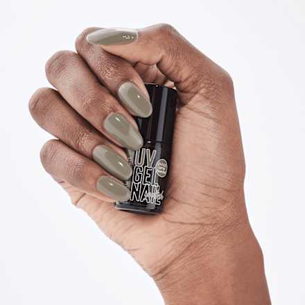 UV Nagellack Studio Nails 09 Cargo Couture essence