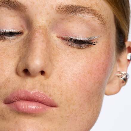 Vodoodolná ceruzka na oči 20H Ultra Precision - 120 Icy Silver CATRICE