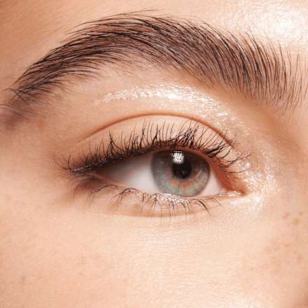 Flüssiger Eyeliner Eye Sparkle 01 Sparkling Lights essence