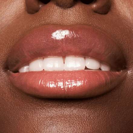 balzám na rty glossy lip 01 Balmazing essence