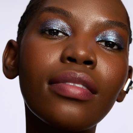 Lidschatten Liquid Space Glam Chrome 010 Milky Way CATRICE