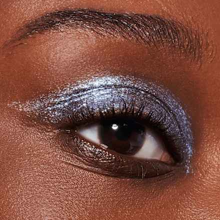 Lidschatten Liquid Space Glam Chrome 010 Milky Way CATRICE