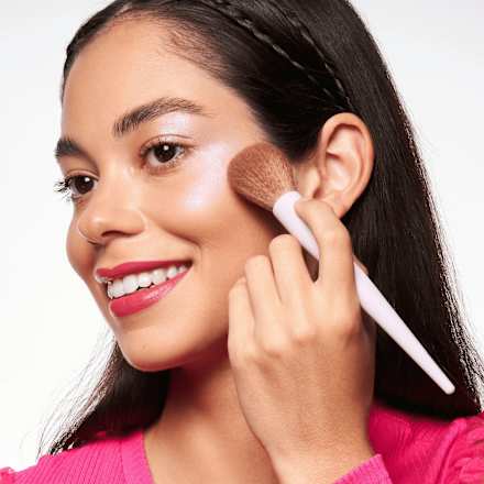 Rouge & Highlighter Pinsel essence