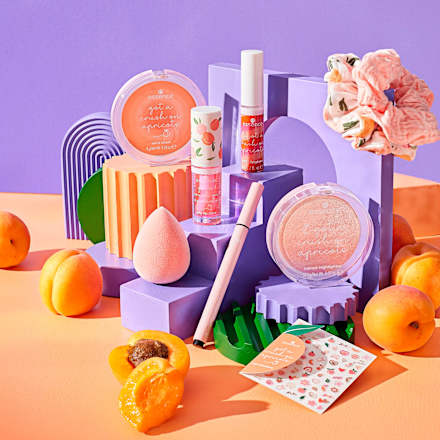 Blush Got A Crush On Apricots 01 Abracadapricots essence