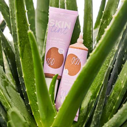 Foundation Skin Tint Hydrating Natural Finish LSF 30, 100 essence