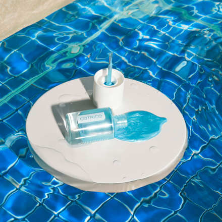 Nagellack Poolside Of Life C02 Deep Dive CATRICE
