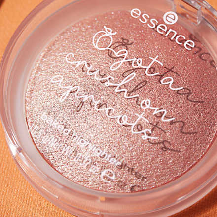 got a crush on apricots baked hajlajter - 01 Feel Feel The Apricôt D'Azur Sun essence