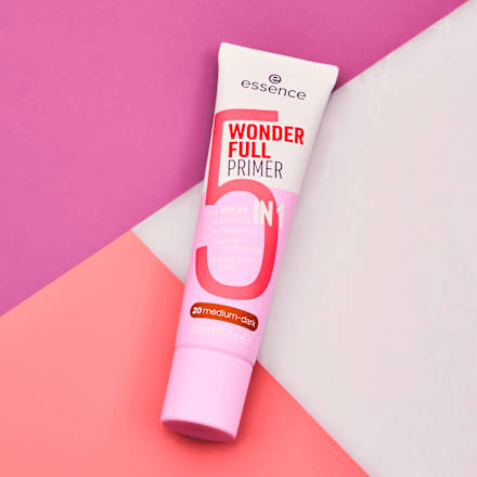 Primer Wonder Full 5in1 20 Medium-Dark essence