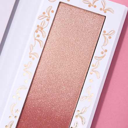 Blush & Highlighter Duo Xmas Kisses 01 Under The Mistleglow! essence