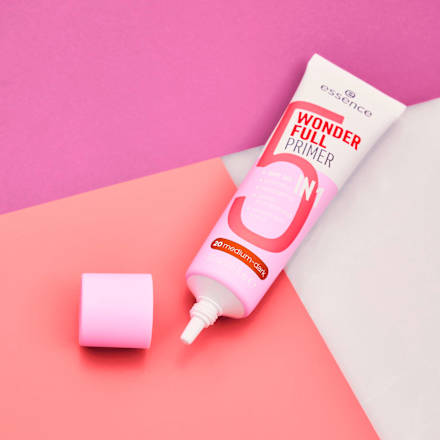 Primer Wonder Full 5in1 20 Medium-Dark essence
