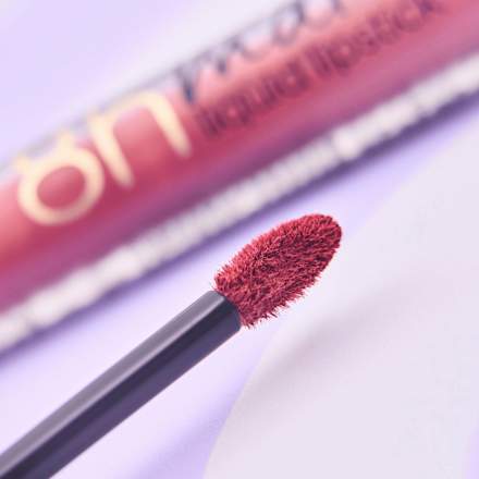 Lippenstift 8h Matte Liquid 16 Velvet Brick essence