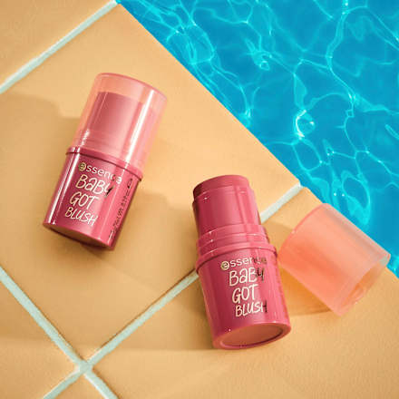 Baby Got Blush rumenilo u stiku - 40 Sweets & Roses essence