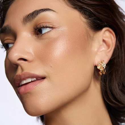 Highlighter Holiday Skin 4in1 Luminizer 010 Catching Sunrays CATRICE