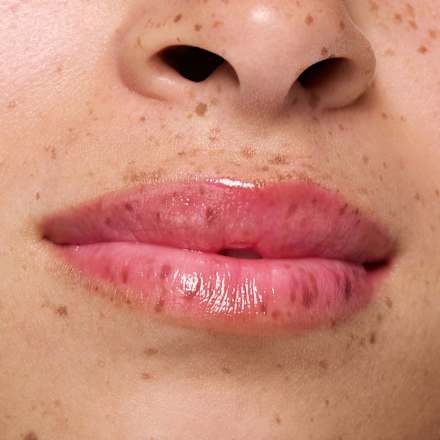 JUICY BOMB balzám na rty 03 Time To Pitaya essence