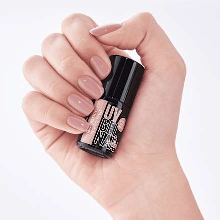 UV Nagellack Studio Nails UV Gel Nail 104 Need A Hug? essence