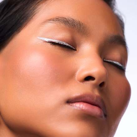 Eyeliner Liquid Space Glam 010 Moonstone Metallic CATRICE