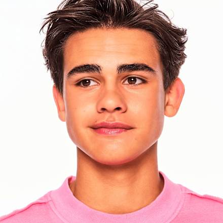 Korektor Correct & Conceal, 30 Tan  essence