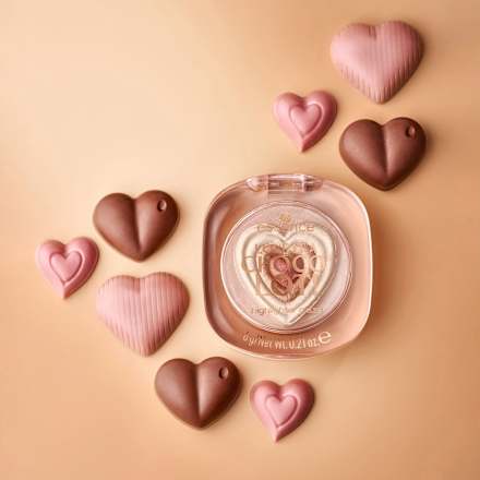 Highlighter Love It  A Choco' Lot! glaze 01 Heartbeats & Choco Treats! essence