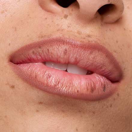  Lipliner 8h Matte Comfort  10 The Perfect Shade essence