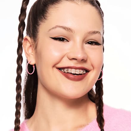 Črtalo za ustnice 8h Matte, 16 Run, Don't Walk! essence