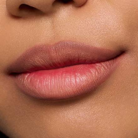  Lipliner 8h Matte Comfort  10 The Perfect Shade essence
