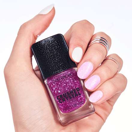 Crushed Crystal nadlak – 010 Amethyst Aura  CATRICE