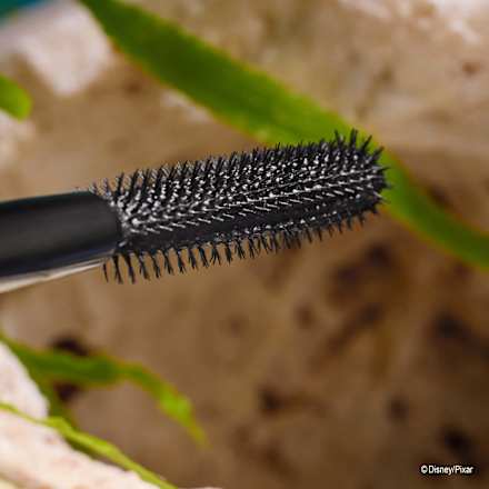 Mascara Disney Pixar Finding Dory Lift Up Volume & Lift Power Hold Waterproof 010 Deep Black CATRICE
