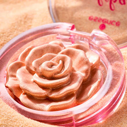 Highlighter Aloha, Babes! Flower 01 Paradise. Glow. Repeat.  essence