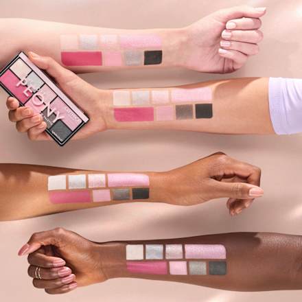 THE SOFT PEONY paleta senki za oči CATRICE