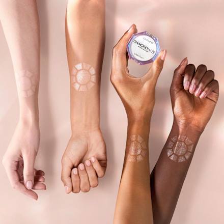 Diamond Haze highlighter– 010 Gimme Glitter CATRICE