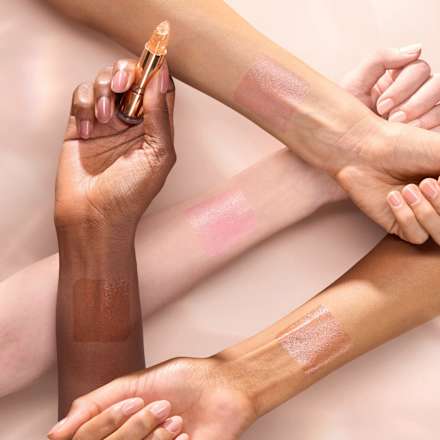 Glam In Gold balzam za usne – 010 In A Gold Rush CATRICE