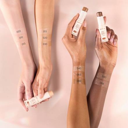 Fond de ten Stick Soft Glam Filter 002 Fair CATRICE