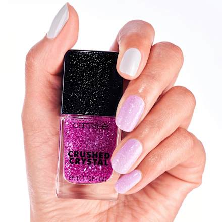 Vrchný lak na nechty Crushed Crystal - 010 Amethyst Aura CATRICE