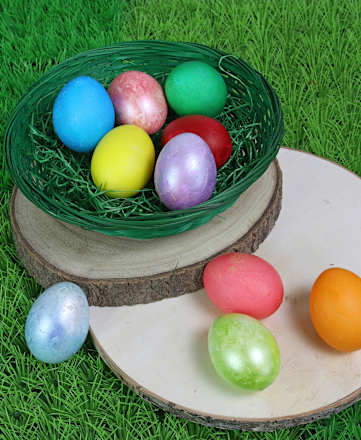 Osterkorb gefüllt mit Ostergras, rot, orange, gelb & grün Dekorieren & Einrichten