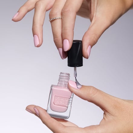 Lak na nechty Gel Affair - 005 Today Was A Fairytale CATRICE