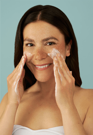 Puder-zu-Milch Gesichtsreiniger Foamie