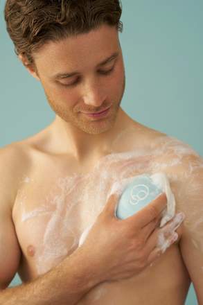 Festes Duschgel mit Aktivkohle Foamie