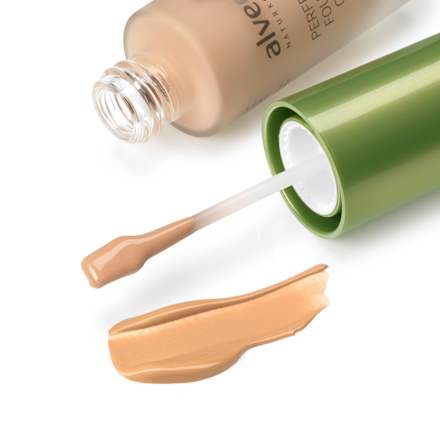 Tekoča podlaga in korektor Perfect Cover, 50 Hazelnut alverde NATURKOSMETIK