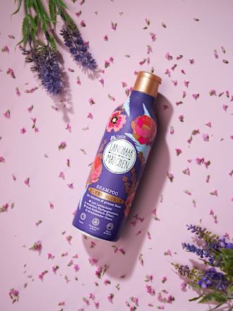 Shampoo Silver Blonde Langhaarmädchen