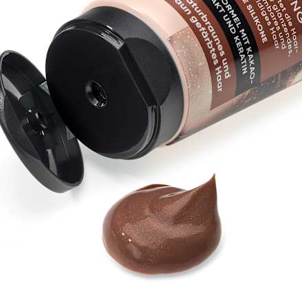Balzam za sijoče rjave lase GLOSSY BRAUN Balea PROFESSIONAL