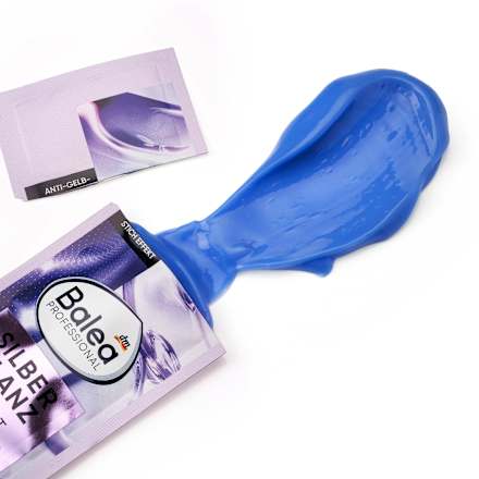 Kuracja pielęgnująca do siwych, białych i rozjaśnianych włosów Silberglanz Balea PROFESSIONAL