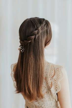 Haarklammer Metall Gold-Optik Langhaarmädchen