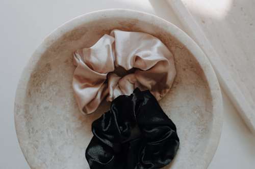 Scrunchies Satin-Optik rosé & schwarz ebelin