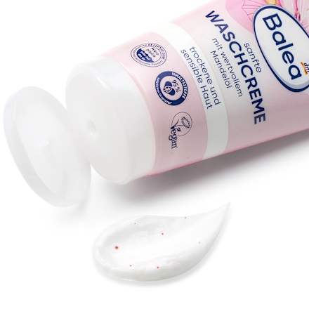 Delikatny krem myjący do twarzy Balea