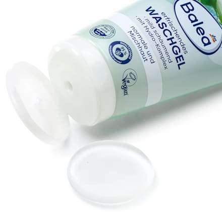 Osvežujoči gel za umivanje obraza z aloe vero Balea