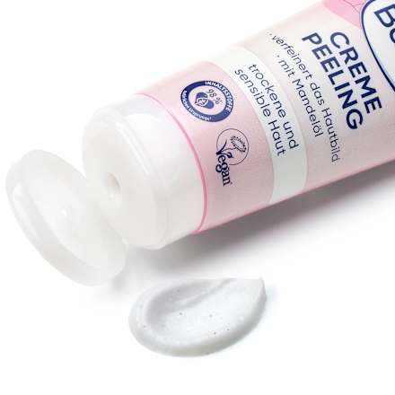 Cremă de față exfoliantă Balea