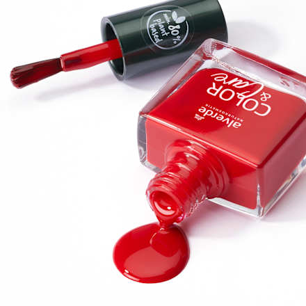 Лак за нокти Color & Care, Nr. 40 Classic Red alverde NATURKOSMETIK
