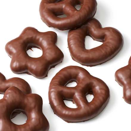 Bio puszedli tejcsokoládéban, szív, perec és csillag formájú dmBio