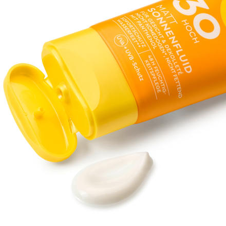 Matt fluid za zaštitu od sunca za lice i dekolte SPF 30 SUNDANCE