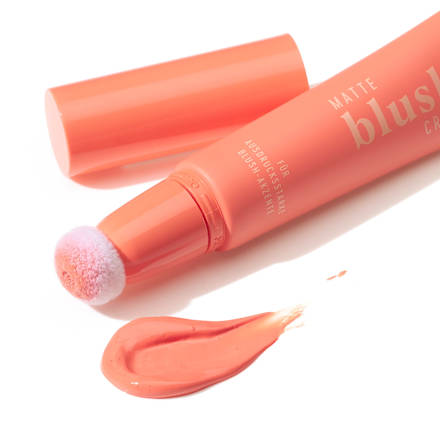 Blush Cream Matte 210 Peach trend !t up